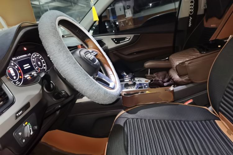 Used Audi Q7 2018 45 TFSI Technology Edition Left Front Seat