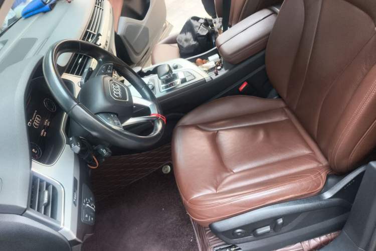 Used Audi Q7 2018 45 TFSI Technology Edition Left Front Seat