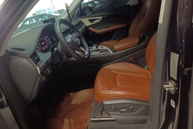 Used Audi Q7 2018 40 TFSI Comfort Model Left Front Seat