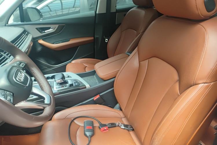Used Audi Q7 2018 45 TFSI Technology Edition Left Front Seat