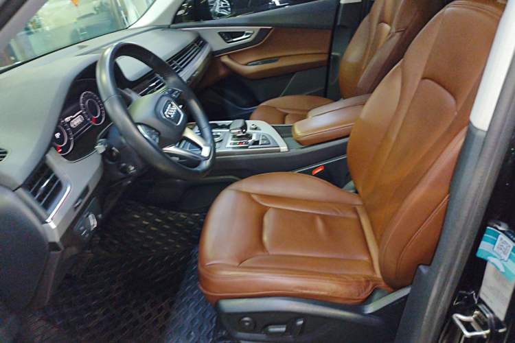 Used Audi Q7 2018 45 TFSI Technology Edition Left Front Seat