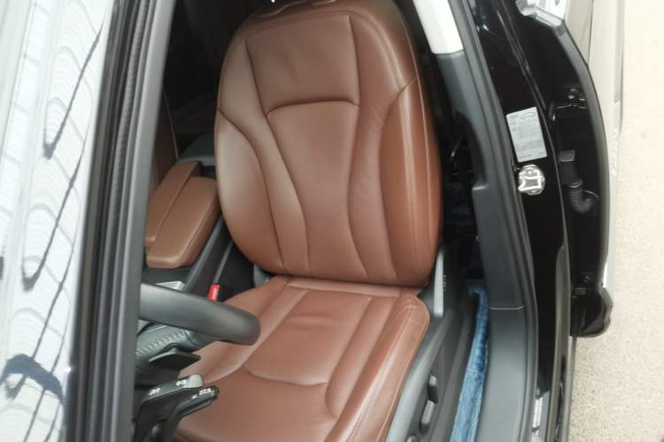 Used Audi Q7 2018 45 TFSI Technology Edition Left Front Seat