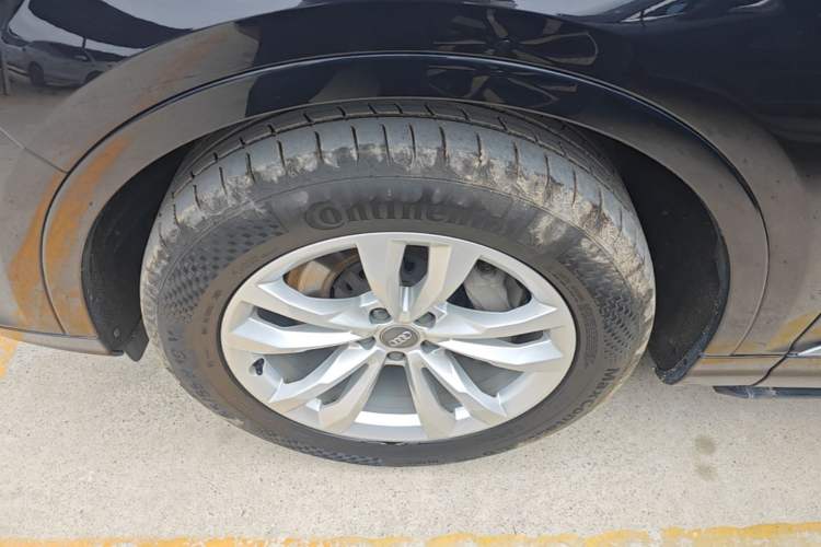 Used Audi Q7 2018 45 TFSI Technology Edition Left Front Wheel Hub