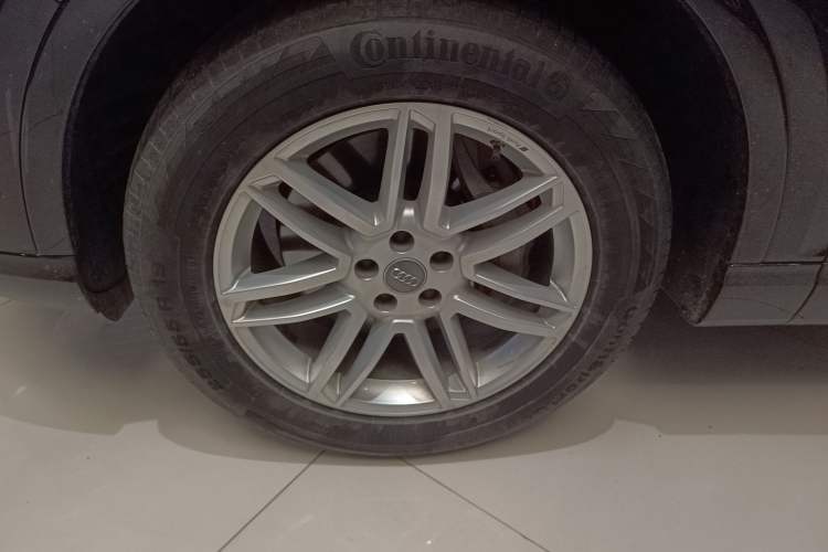 Used Audi Q7 2018 40 TFSI Comfort Model Left Front Wheel Hub