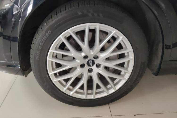 Used Audi Q7 2018 45 TFSI Technology Edition Left Front Wheel Hub