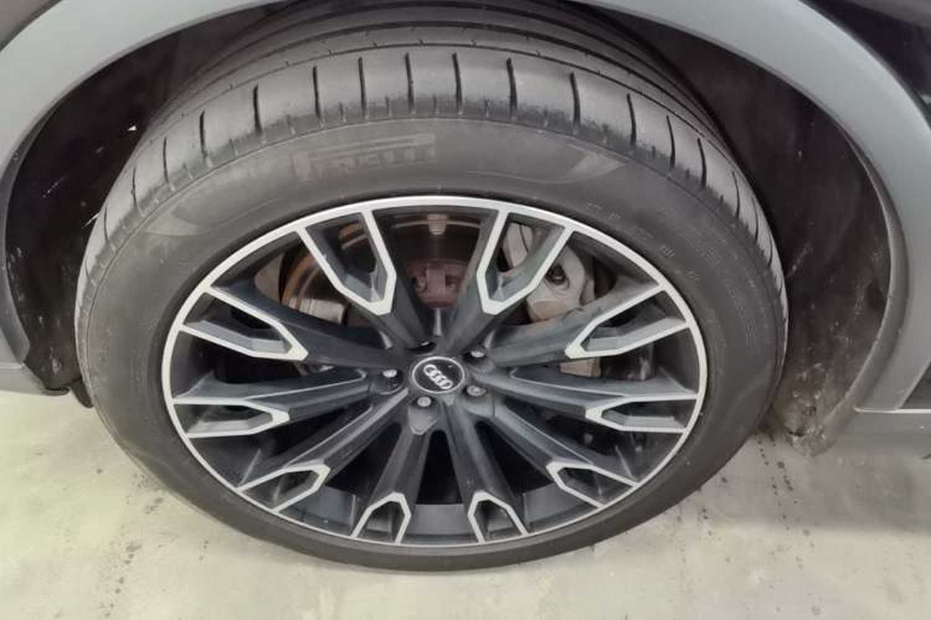 Used Audi Q7 2018 45 TFSI Technology Edition Left Front Wheel Hub