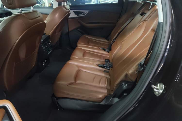 Used Audi Q7 2018 45 TFSI Technology Edition Left Rear Seat