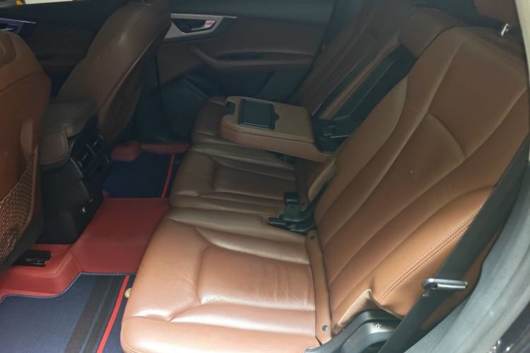 Used Audi Q7 2018 40 TFSI Comfort Model Left Rear Seat