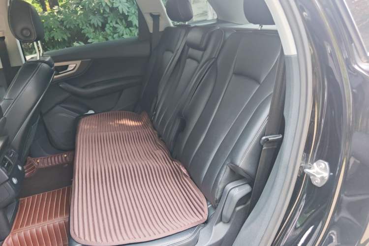 Used Audi Q7  Left Rear Seat