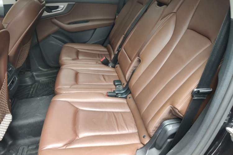Used Audi Q7 2018 40 TFSI Comfort Model Left Rear Seat