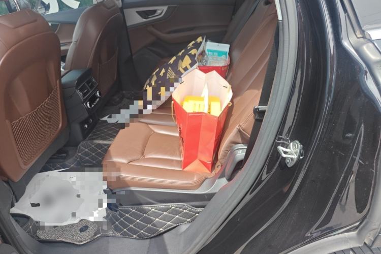 Used Audi Q7 2018 40 TFSI Comfort Model Left Rear Seat