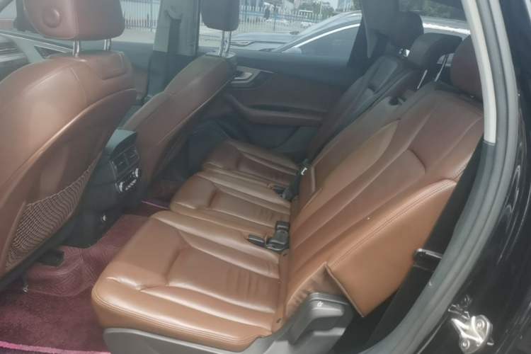 Used Audi Q7 2018 45 TFSI Technology Edition Left Rear Seat