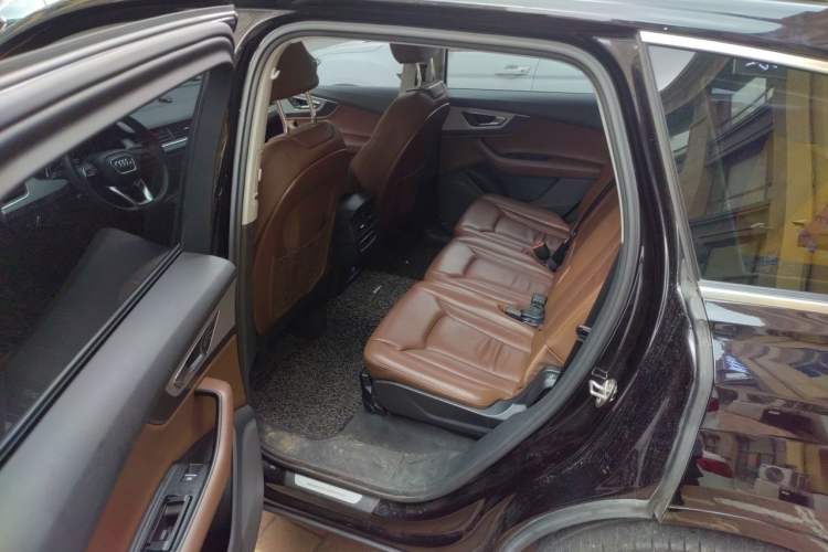 Used Audi Q7 2018 45 TFSI Technology Edition Left Rear Seat