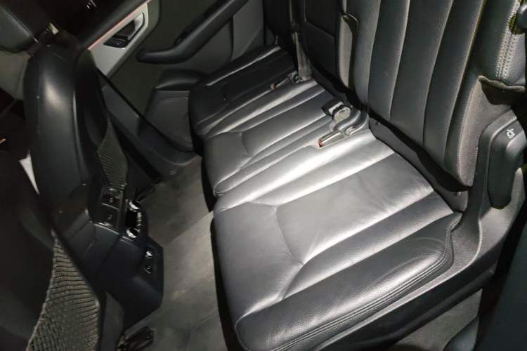 Used Audi Q7 2018 40 TFSI Comfort Model Left Rear Seat