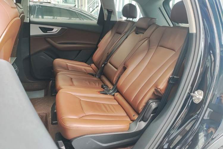 Used Audi Q7 2018 45 TFSI Technology Edition Left Rear Seat