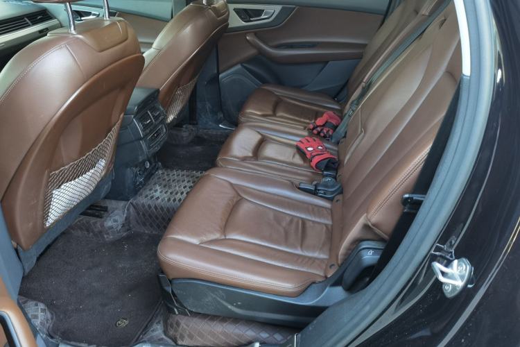Used Audi Q7 2018 40 TFSI Comfort Model Left Rear Seat