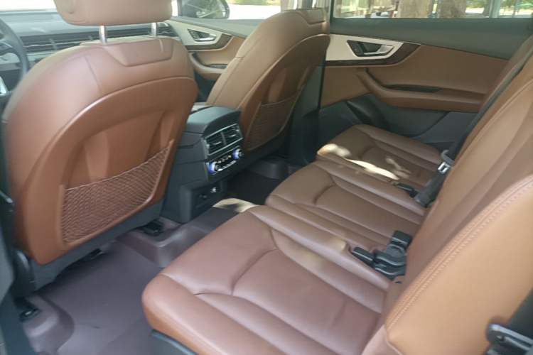 Used Audi Q7 2018 45 TFSI Technology Edition Left Rear Seat