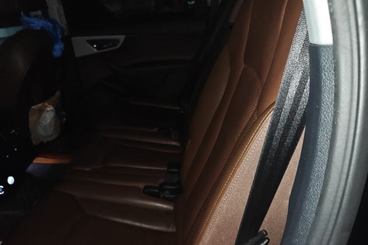 Used Audi Q7 2018 40 TFSI Comfort Model Left Rear Seat