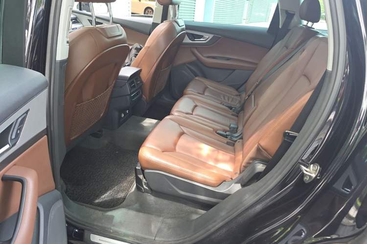 Used Audi Q7 2018 45 TFSI Technology Edition Left Rear Seat