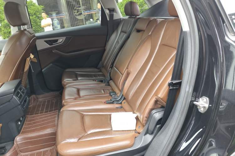 Used Audi Q7 2018 45 TFSI Technology Edition Left Rear Seat