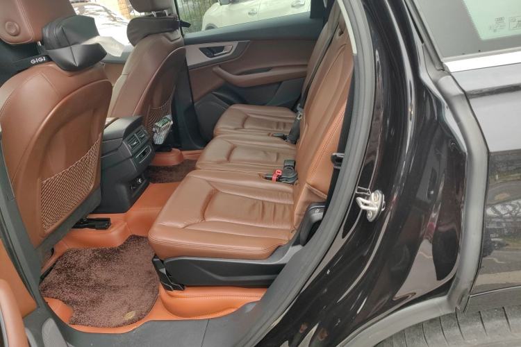 Used Audi Q7 2018 40 TFSI Comfort Model Left Rear Seat