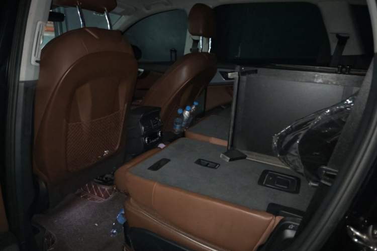 Used Audi Q7 2018 40 TFSI Comfort Model Left Rear Seat