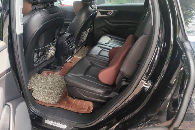 Used Audi Q7 2018 45 TFSI Technology Edition Left Rear Seat