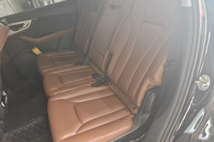 Used Audi Q7 2018 40 TFSI Comfort Model Left Rear Seat