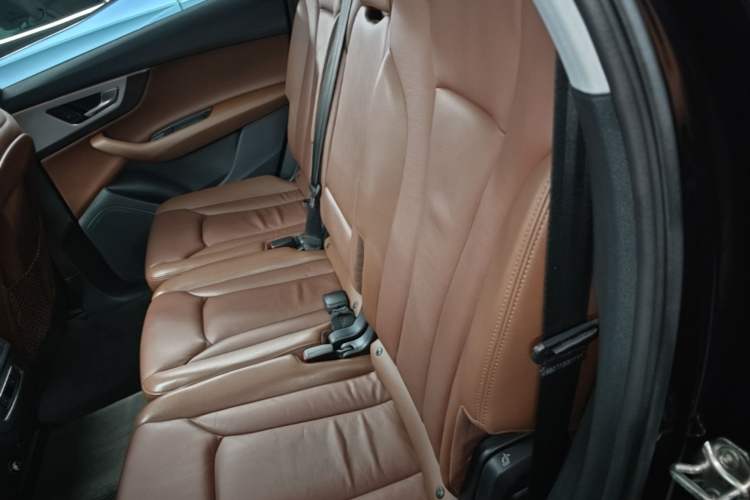 Used Audi Q7 2018 45 TFSI Technology Edition Left Rear Seat