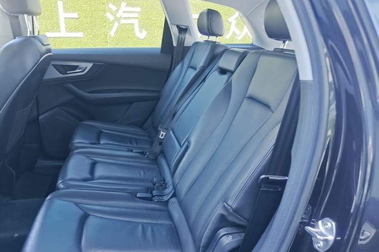 Used Audi Q7 2018 40 TFSI Comfort Model Left Rear Seat