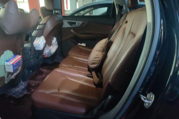 Used Audi Q7 2018 45 TFSI Technology Edition Left Rear Seat