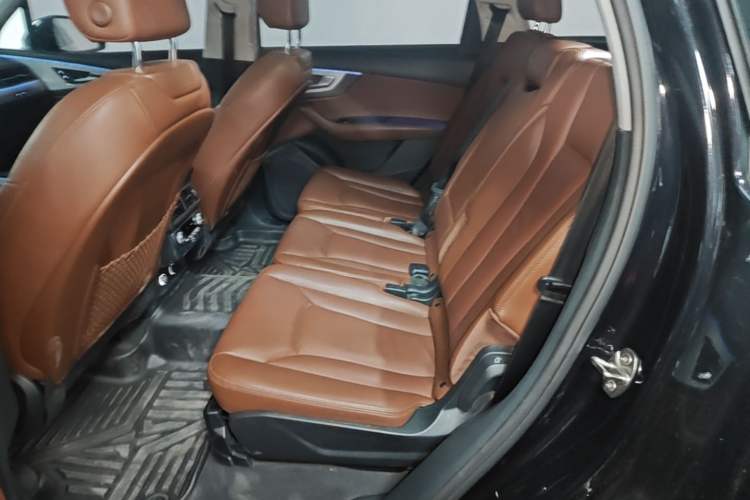 Used Audi Q7 2018 40 TFSI Comfort Model Left Rear Seat
