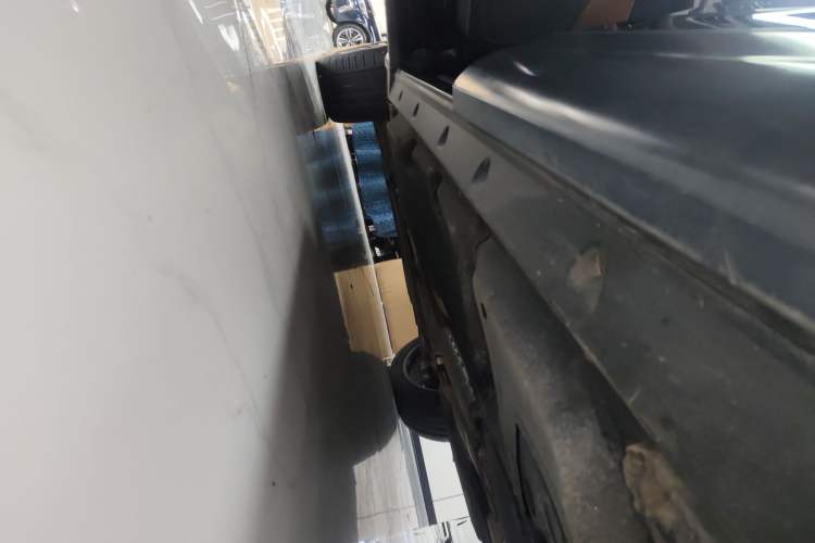 Used Audi Q7 2018 45 TFSI Technology Edition Left Side Sill