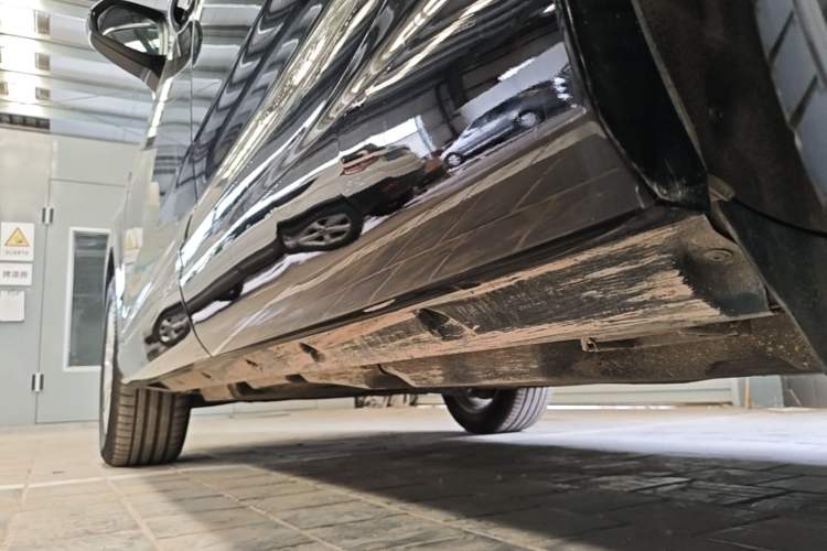 Used Audi Q7 2018 40 TFSI Comfort Model Left Side Sill