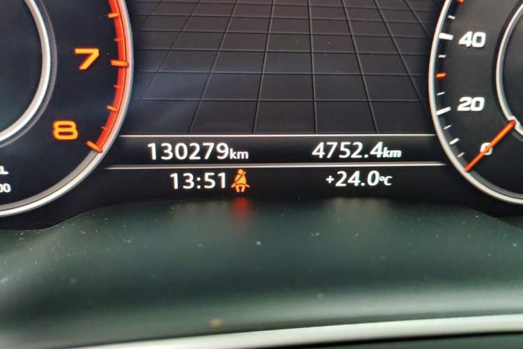 Used Audi Q7 2018 45 TFSI S line Sport Edition Odometer Close Up