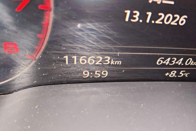 Used Audi Q7 2018 45 TFSI Technology Edition Odometer Close Up