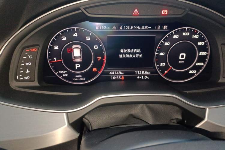 Used Audi Q7 2018 40 TFSI S line Sport Edition Odometer Close Up