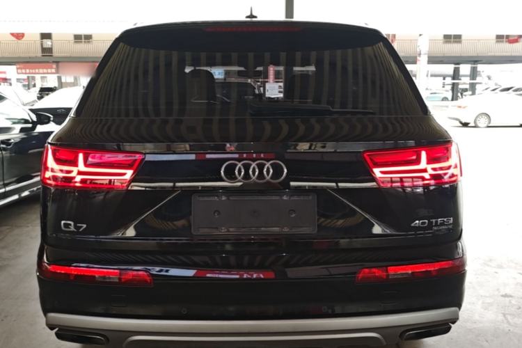 Used Audi Q7 2018 40 TFSI Comfort Model Rear