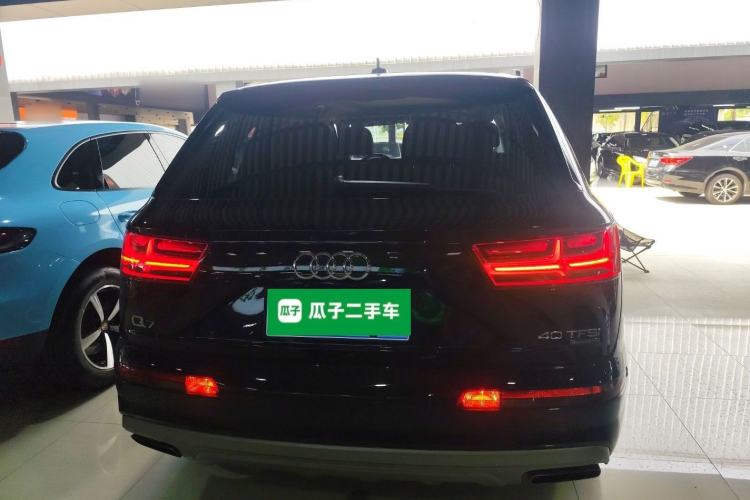 Used Audi Q7 2018 40 TFSI Comfort Model Rear
