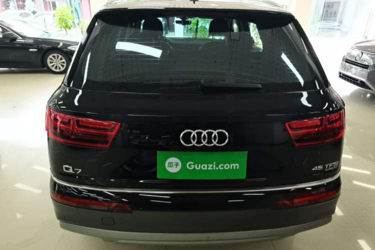 Used Audi Q7 2018 45 TFSI Technology Edition Rear