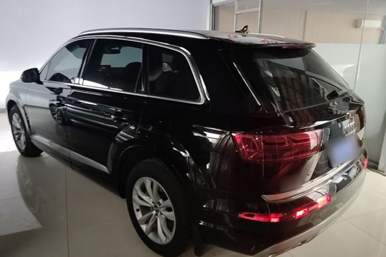 Used Audi Q7 2018 45 TFSI Technology Edition Rear Left 45 Deg