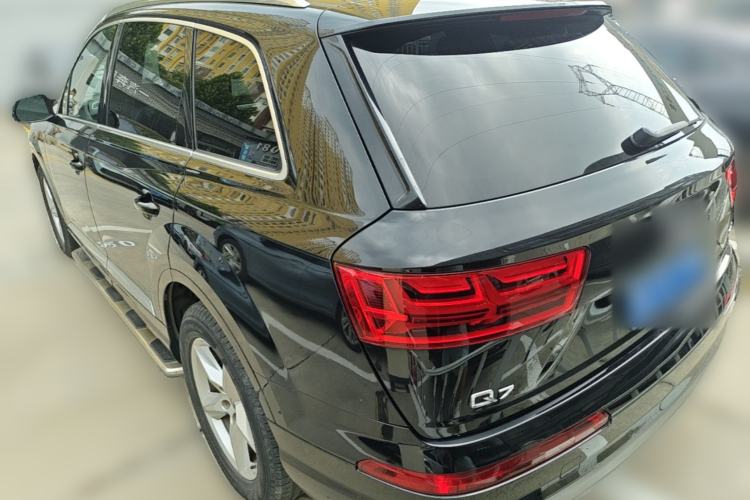 Used Audi Q7  Rear Left 45 Deg