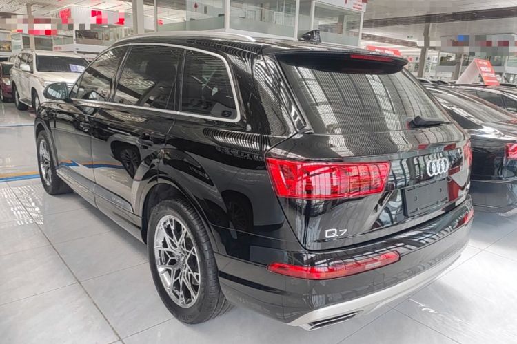 Used Audi Q7 2018 45 TFSI Technology Edition Rear Left 45 Deg