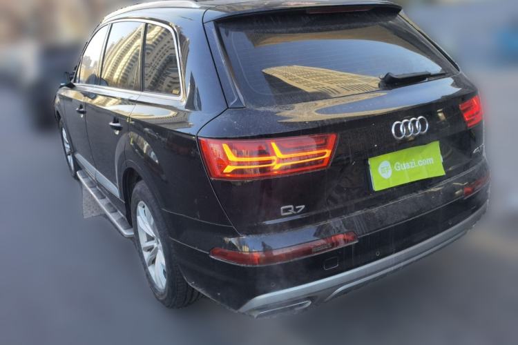 Used Audi Q7 2018 40 TFSI Comfort Model Rear Left 45 Deg