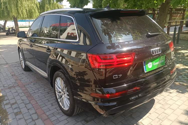 Used Audi Q7 2018 45 TFSI Technology Edition Rear Left 45 Deg