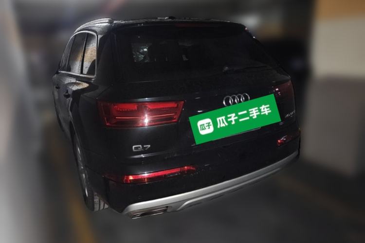 Used Audi Q7 2018 40 TFSI Comfort Model Rear Left 45 Deg