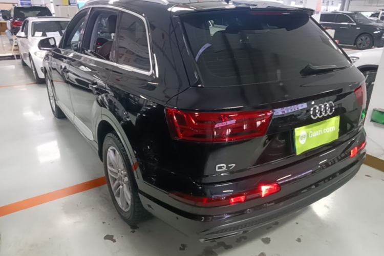 Used Audi Q7 2018 40 TFSI S line Sport Edition Rear Left 45 Deg