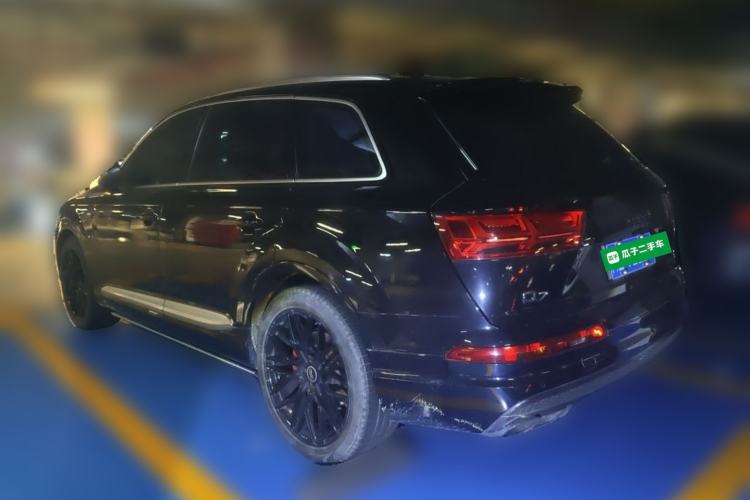Used Audi Q7 2018 40 TFSI Comfort Model Rear Left 45 Deg