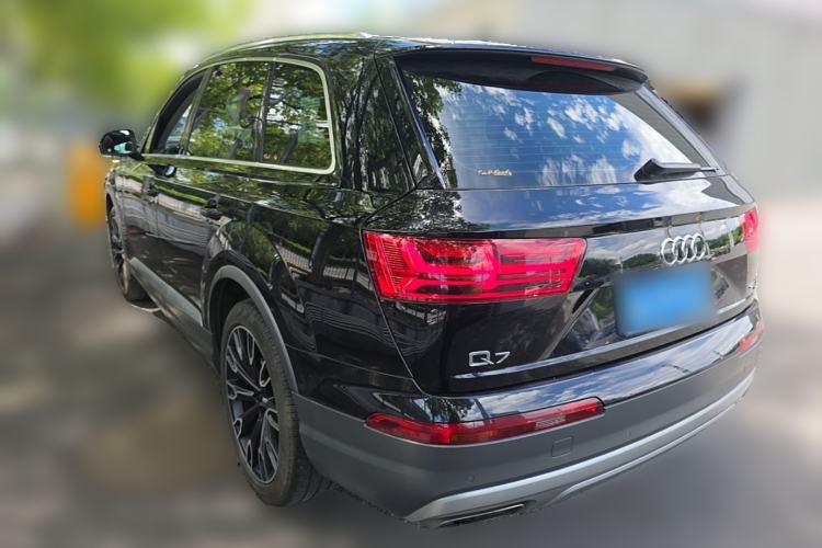 Used Audi Q7 2018 45 TFSI Technology Edition Rear Left 45 Deg