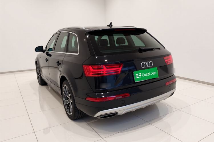 Used Audi Q7 2018 45 TFSI Technology Edition Rear Left 45 Deg